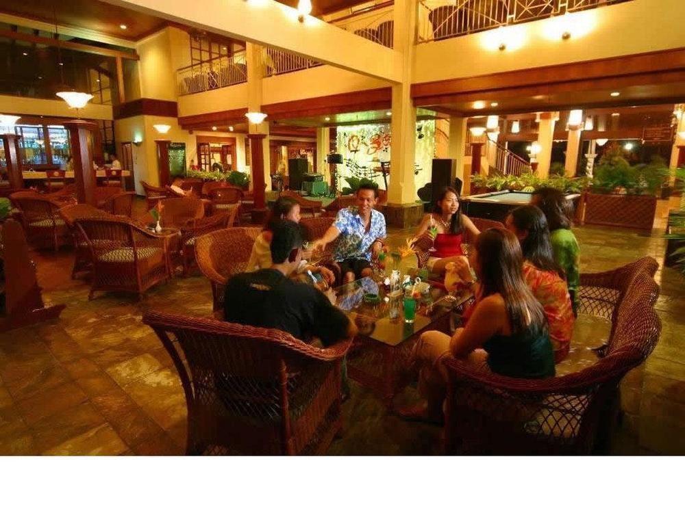 Sand & Sandals Desaru Beach Resort & Spa Ресторант снимка The lobby of the hotel