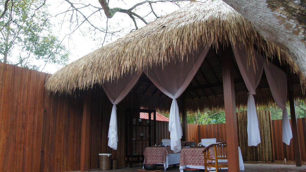 Sand & Sandals Desaru Beach Resort & Spa Екстериор снимка A hut at the resort