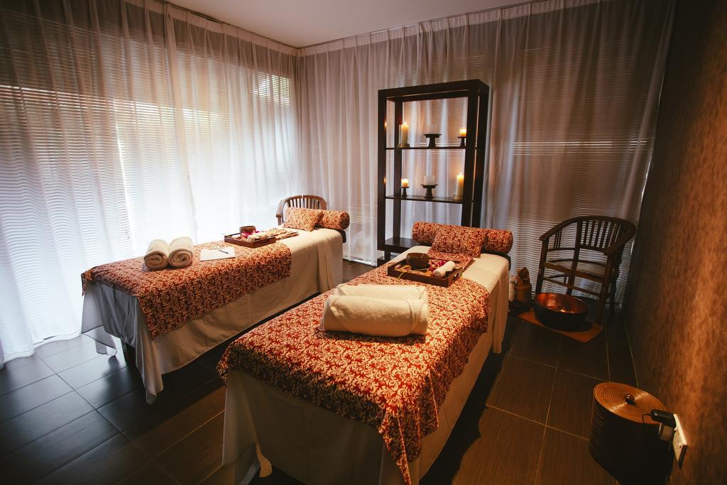 Sand & Sandals Desaru Beach Resort & Spa Екстериор снимка A spa treatment room