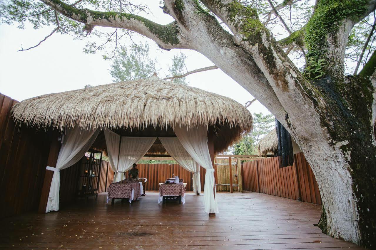 Sand & Sandals Desaru Beach Resort & Spa Екстериор снимка The Spa at The Standard, Hua Hin